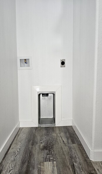 Laundry-Dryer Connection - 1600 Orange Ave