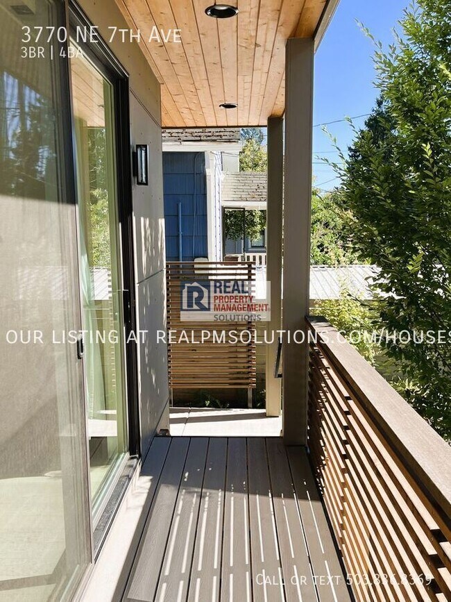 Building Photo - 3770 NE 7th Ave
