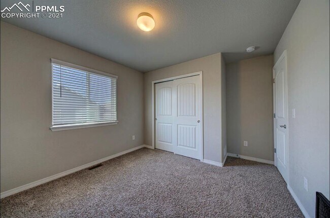 Building Photo - 6673 Galpin Dr