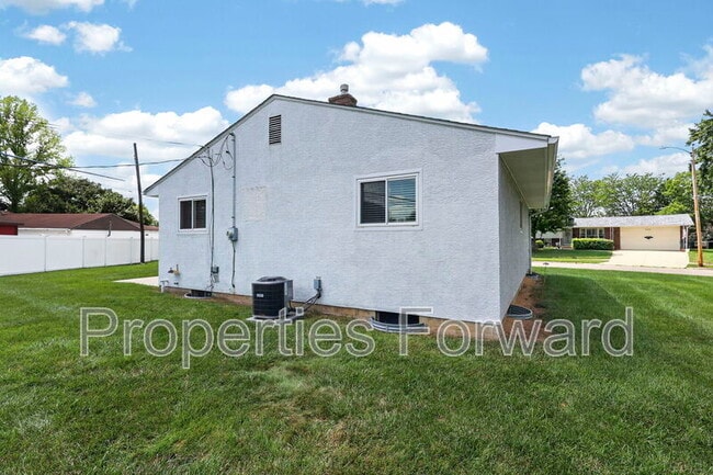 Building Photo - 3127 Thomas Ave