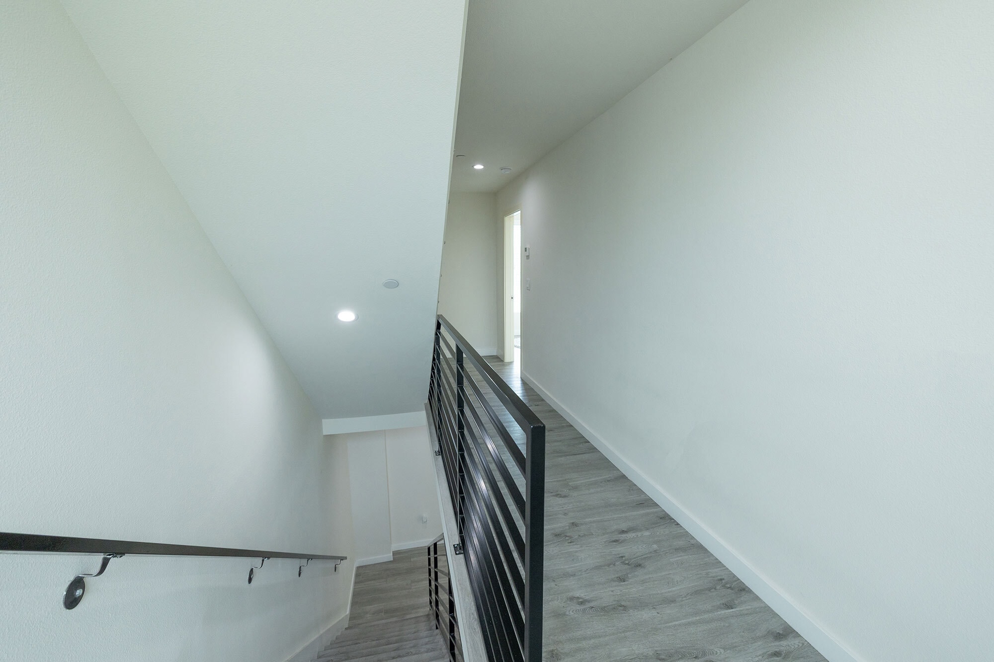 Building Photo - 1128 W 39th St