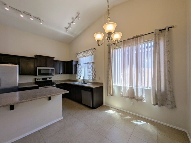 Building Photo - 3731 W St Kateri Dr