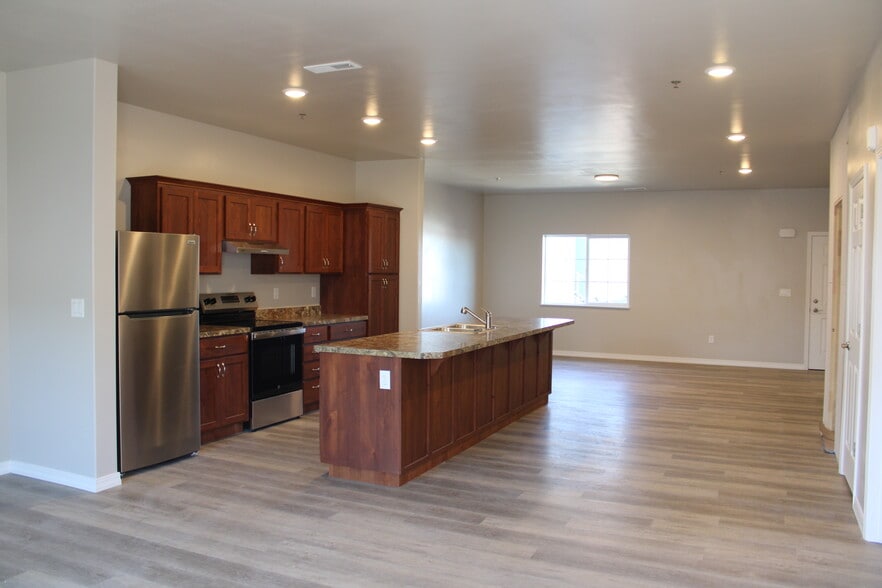 Building Photo - 665 Heyburn Ave