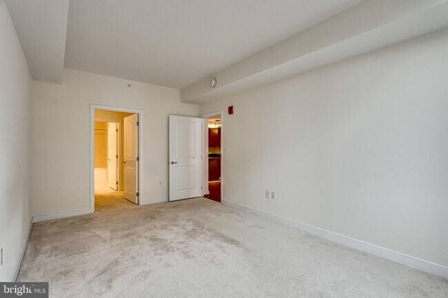 Building Photo - 155 Potomac Passage