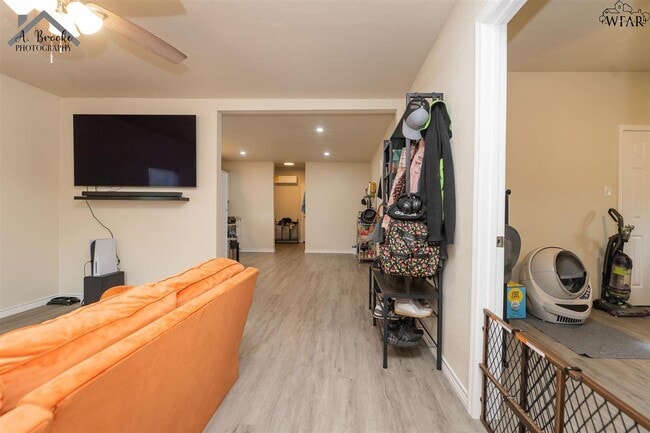 Building Photo - 514 S Archer St