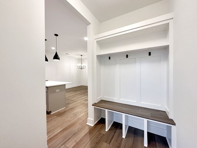 Building Photo - Luxury Townhome in Midtown Nexton