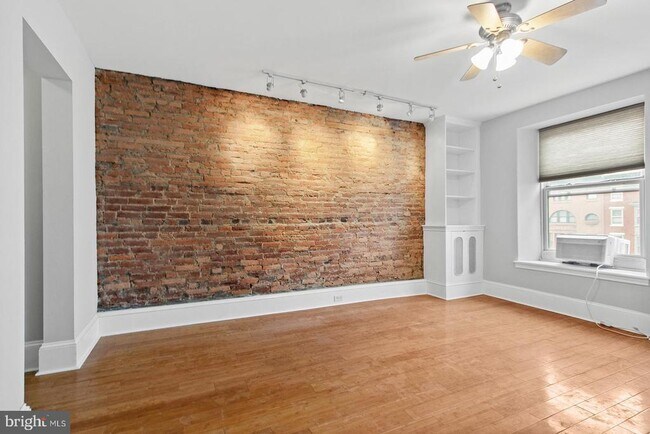 Building Photo - 1320 S Broad St