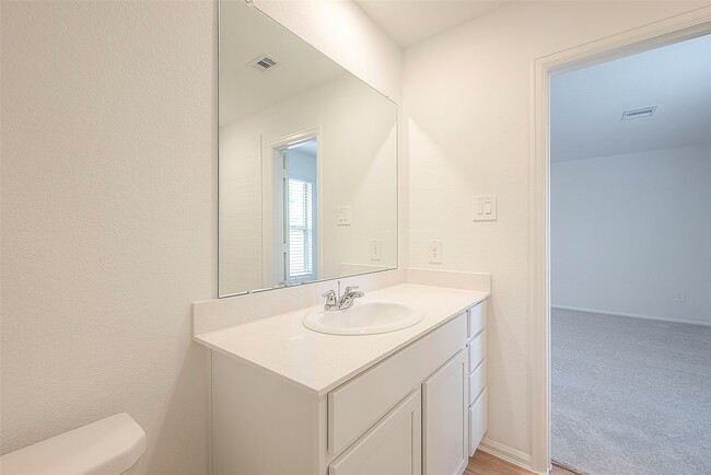 Building Photo - 1491 Las Cuevas Dr