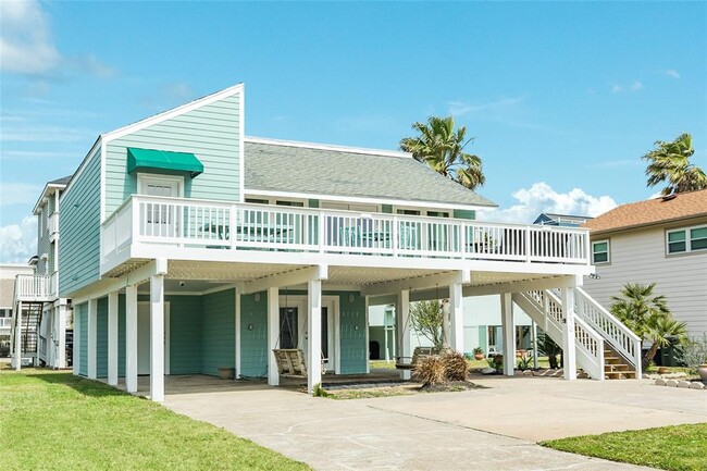 Building Photo - 13638 Pirates Beach Blvd