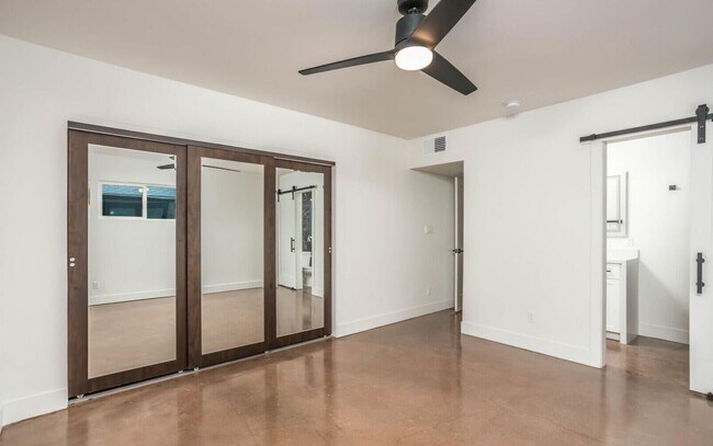 Building Photo - Biltmore District Luxury – Month-to-Month ...