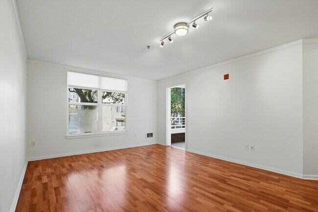 Building Photo - 2001 McAllister St