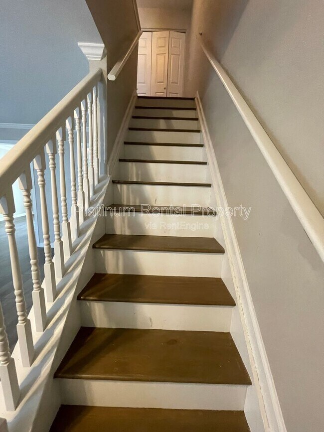 Building Photo - 3575 Kennesaw Station Dr