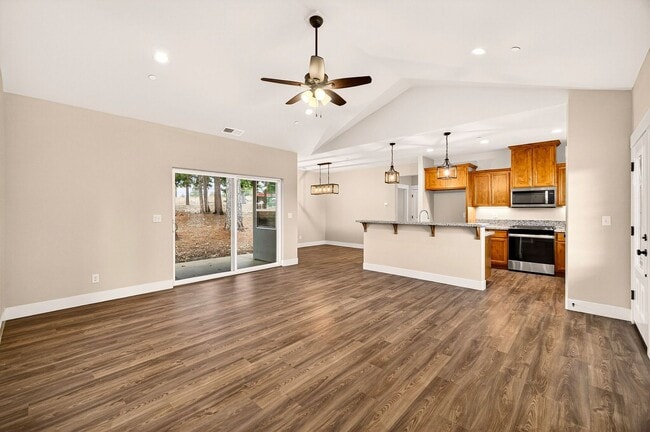 Building Photo - 3-bedroom, 2-bathroom home nestled in the peaceful setting of Upper Paradise