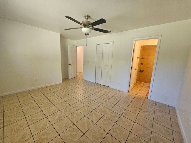 Building Photo - Location Location Location of this nice 3 ...