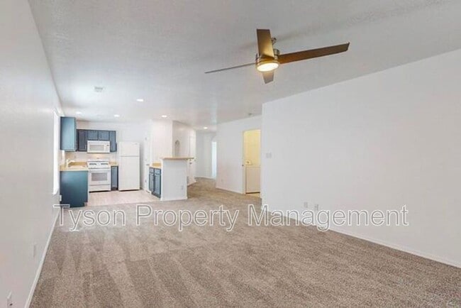 Building Photo - 1033 Desert Paintbrush Loop