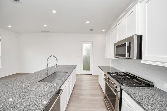 Building Photo - 22658 Sutherland Bend Ln