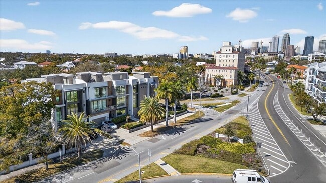 Building Photo - 94 W Davis Blvd