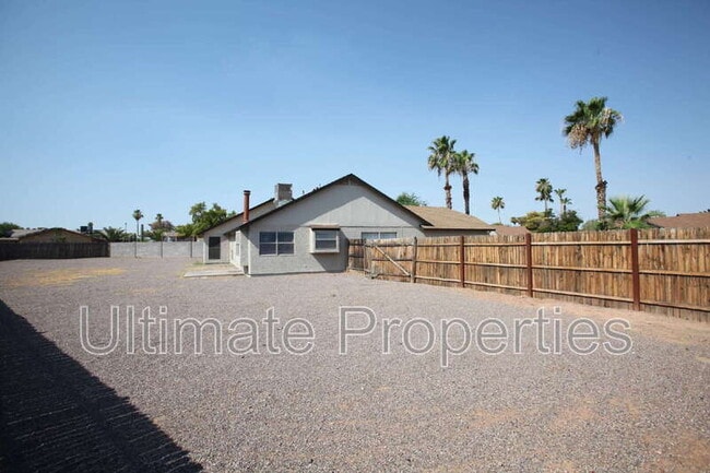 Building Photo - 1803 W Barrow Dr