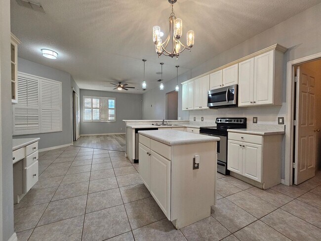 Building Photo - Your Clermont Home Awaits — Space, Style, and a Prime Location