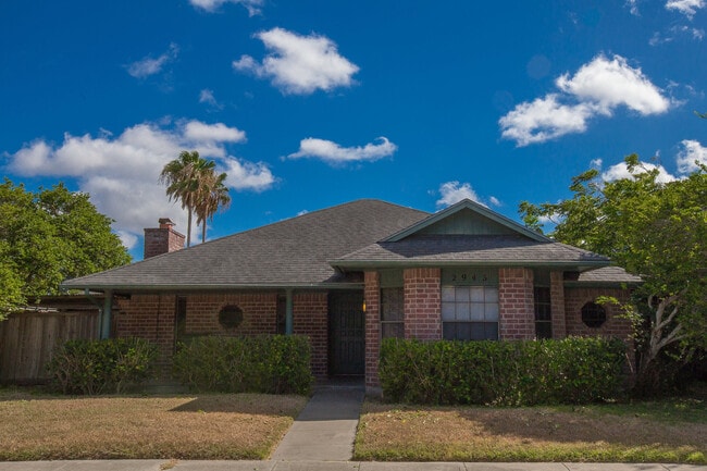 Primary Photo - 2946 River Bend Ct