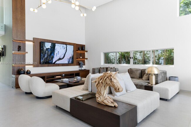 Building Photo - 1379 N Venetian Way