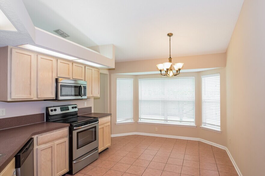 Building Photo - 644 Southern Lily Dr