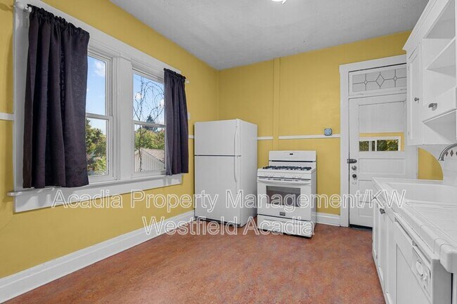 Building Photo - 620 S 900 E