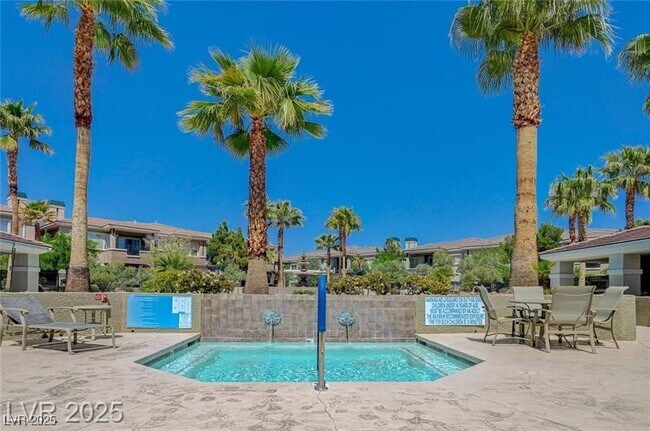 Building Photo - 10809 Garden Mist Dr