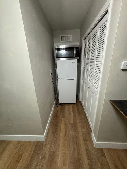 Building Photo - 2640 SE 3rd St