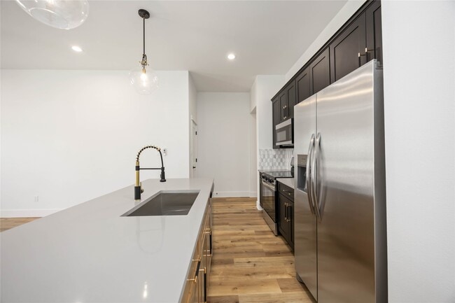 Building Photo - 8013 Cora St