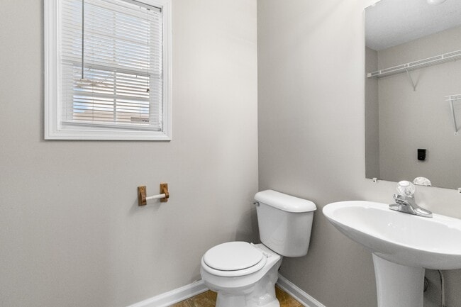 Building Photo - 3437 Kingfisher Dr