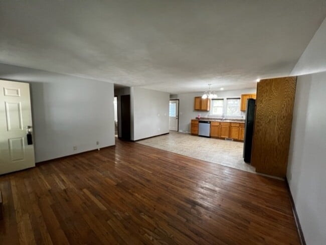 Building Photo - 4442 Rushmore Dr NE