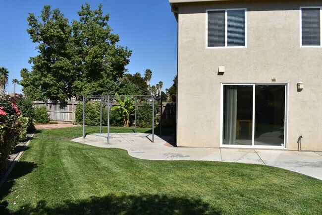 Building Photo - 11079 Malibu Ave