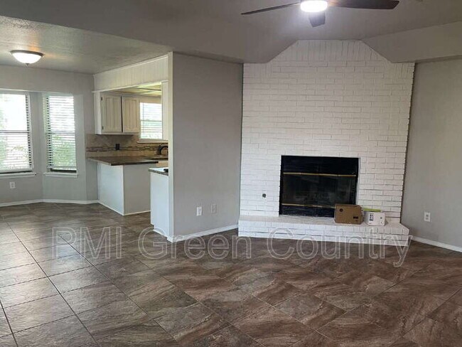 Building Photo - 4443 W Princeton Pl