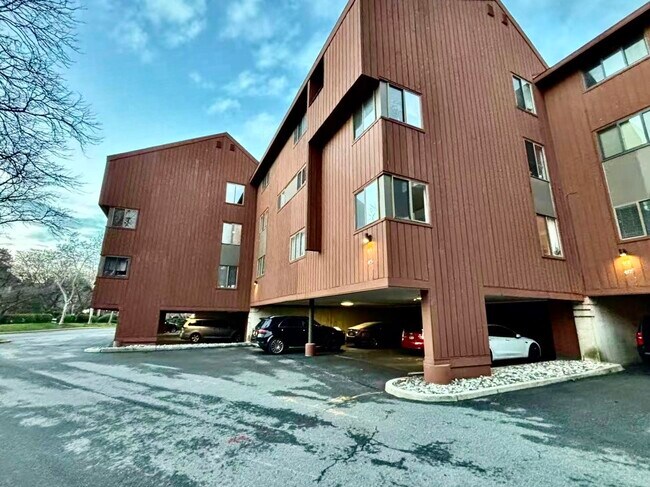 Building Photo - 475 Teal Plaza