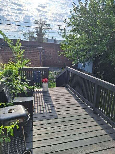 Building Photo - 125 Collins Ave