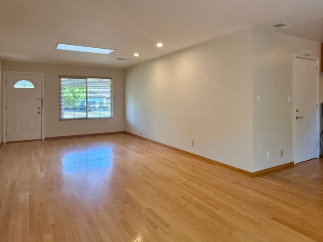 Building Photo - Must See Sharp 3 Bedroom 2 Bath Home in West San Jose