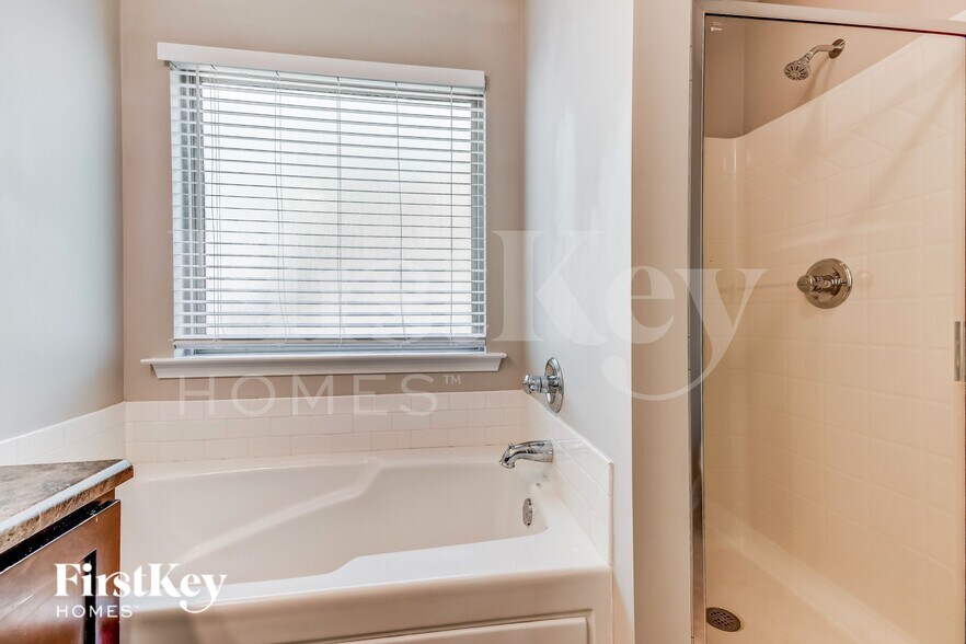 Building Photo - 1114 Emerald Ridge Dr