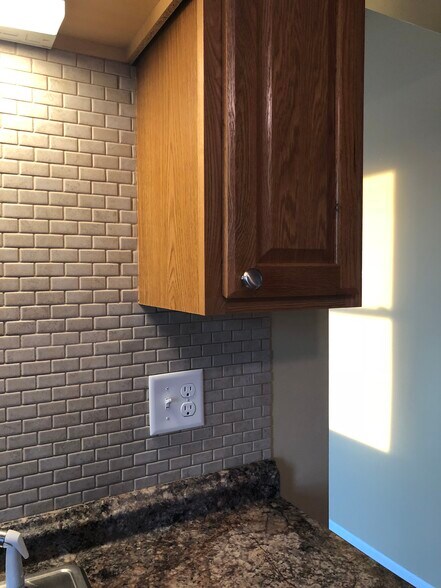 Building Photo - 42 Pond St