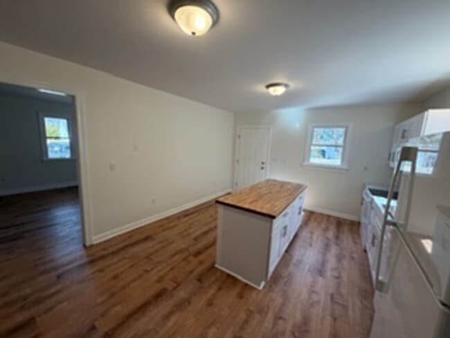 Building Photo - 3 bedroom long term Rental in Manteo