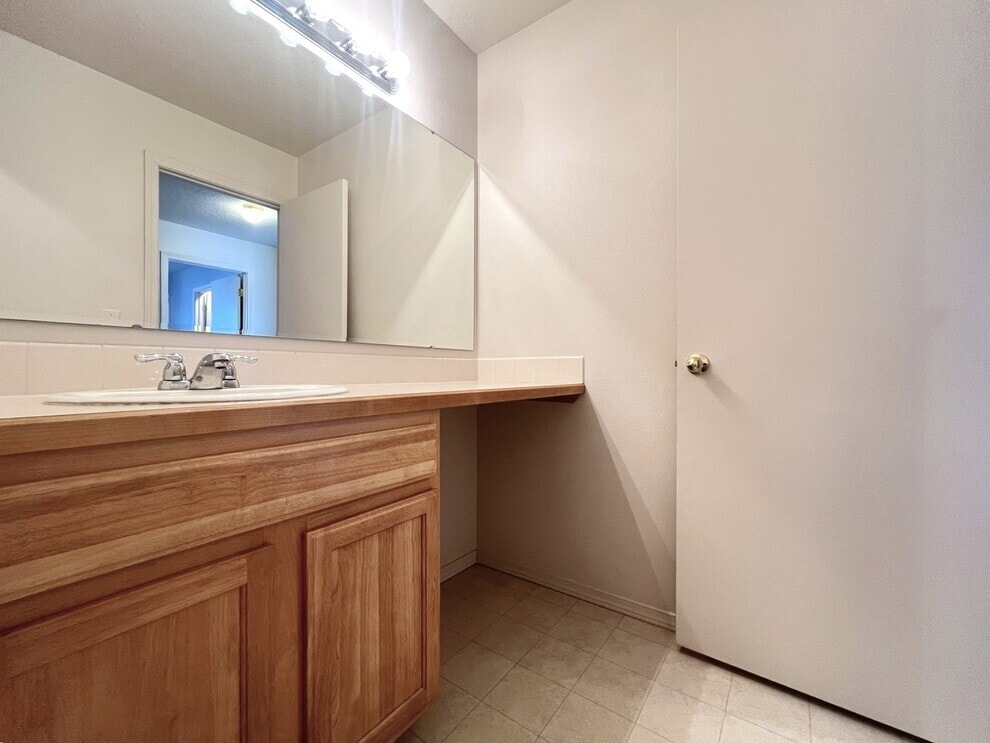 Building Photo - 9656 W Shelborne Dr