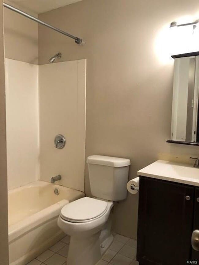 Building Photo - 1565 Zurich Dr