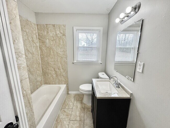 Building Photo - 1051 Mosby Rd