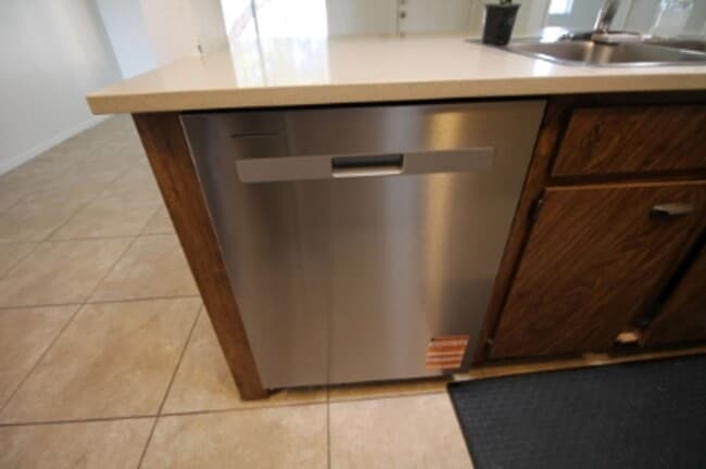Building Photo - Townhome COMING AVAILABLE SOON!!!! Cute 2bd/2ba