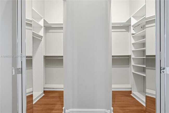 Building Photo - 849 Crestview Cir