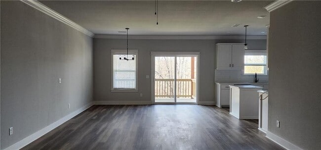 Building Photo - 33 Sandridge Dr