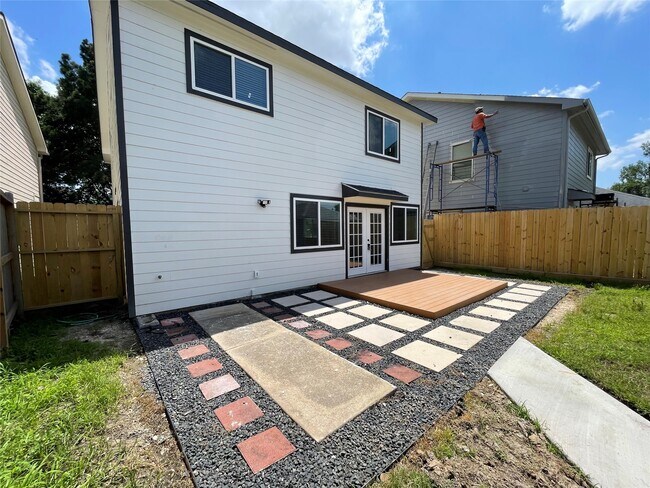 Building Photo - 20919 Hall Colony Ct