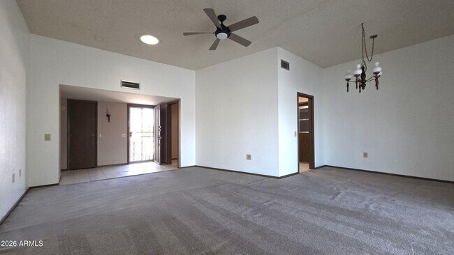 Building Photo - 11014 W Granada Dr