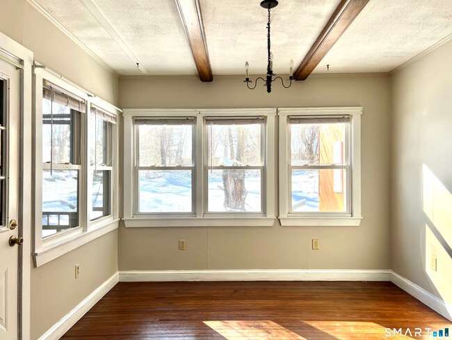 Building Photo - 77 Freestone Ave