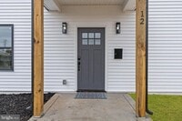 Building Photo - 265 Holly Dr